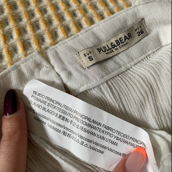 White Flowey Crop Tank with Frilled Straps - Picture 3 of 3